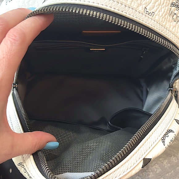 MCM white leather backpack - Picture 9 of 16